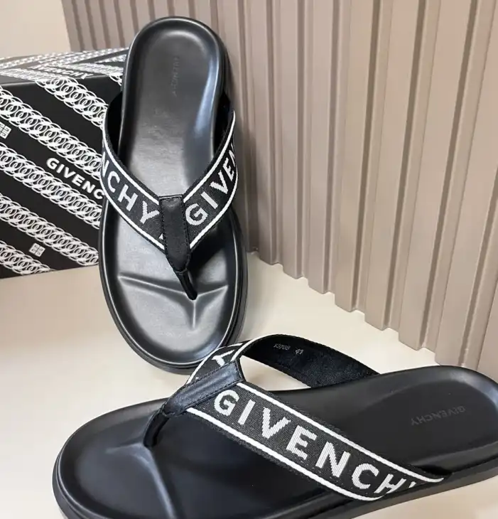 hype Givenchy Slippers