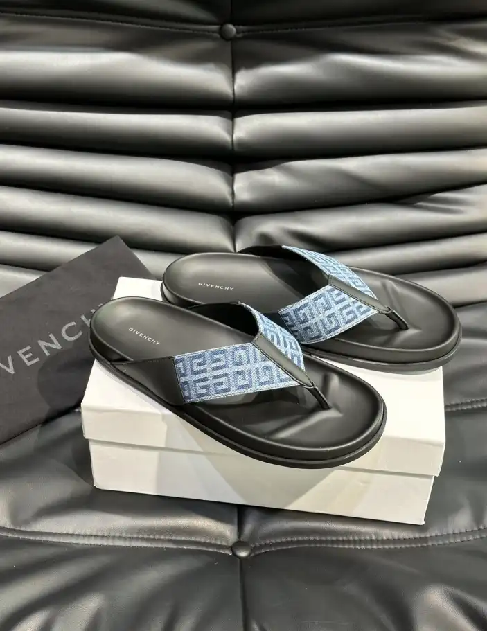 hype Givenchy Slippers