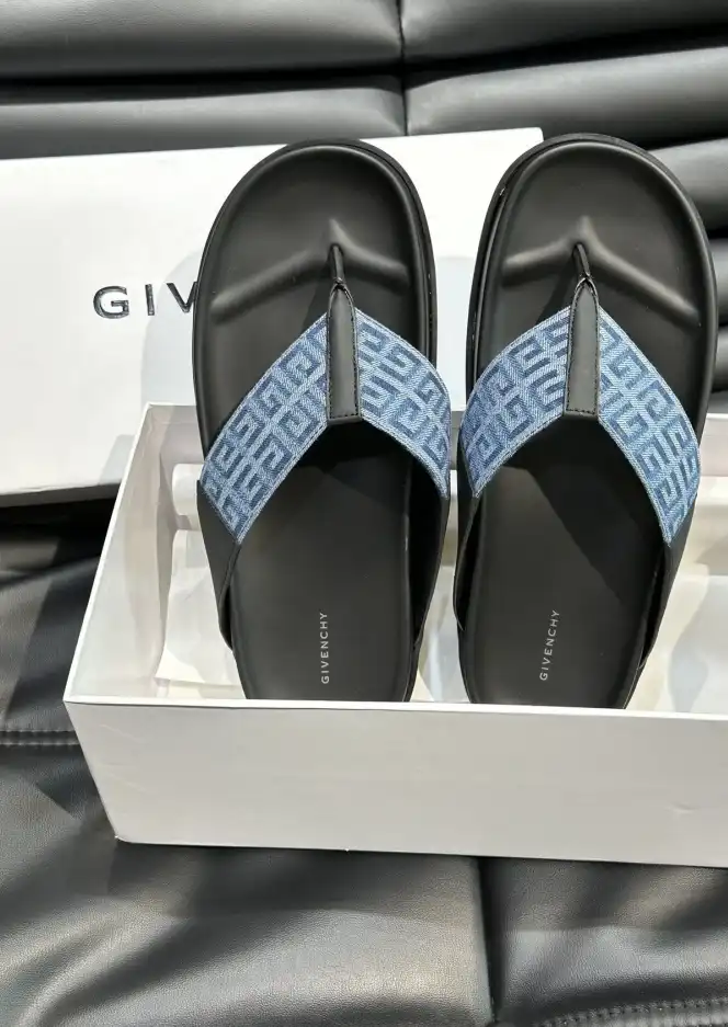 hype Givenchy Slippers