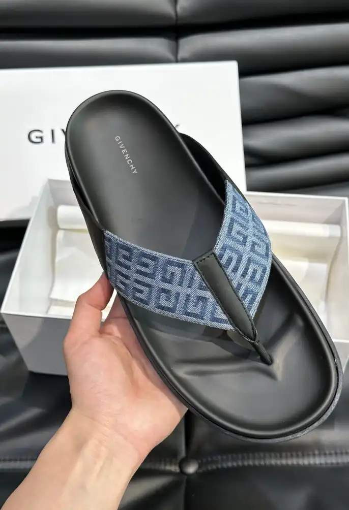 hype Givenchy Slippers