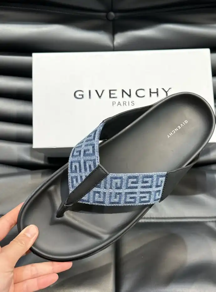 hype Givenchy Slippers