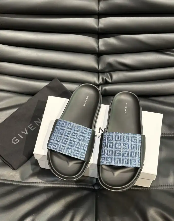 hype Givenchy Slippers