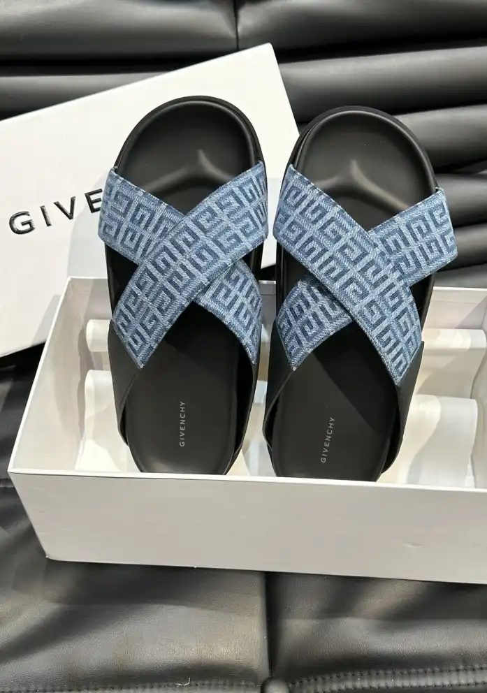 hype Givenchy Slippers