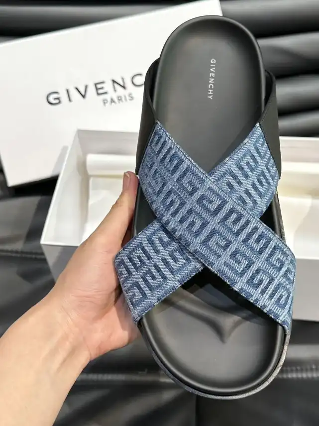 hype Givenchy Slippers