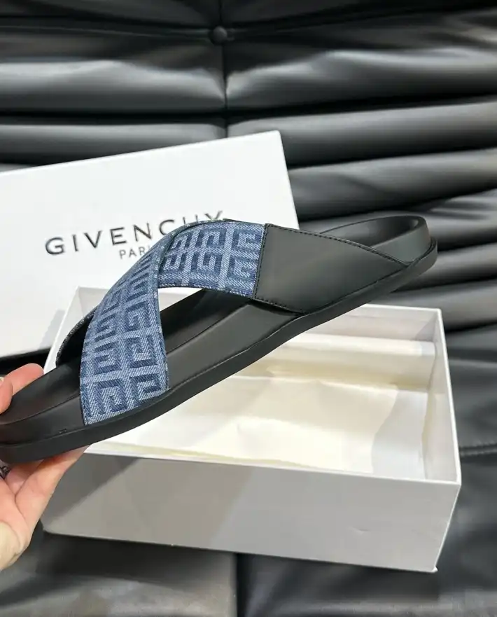 hype Givenchy Slippers