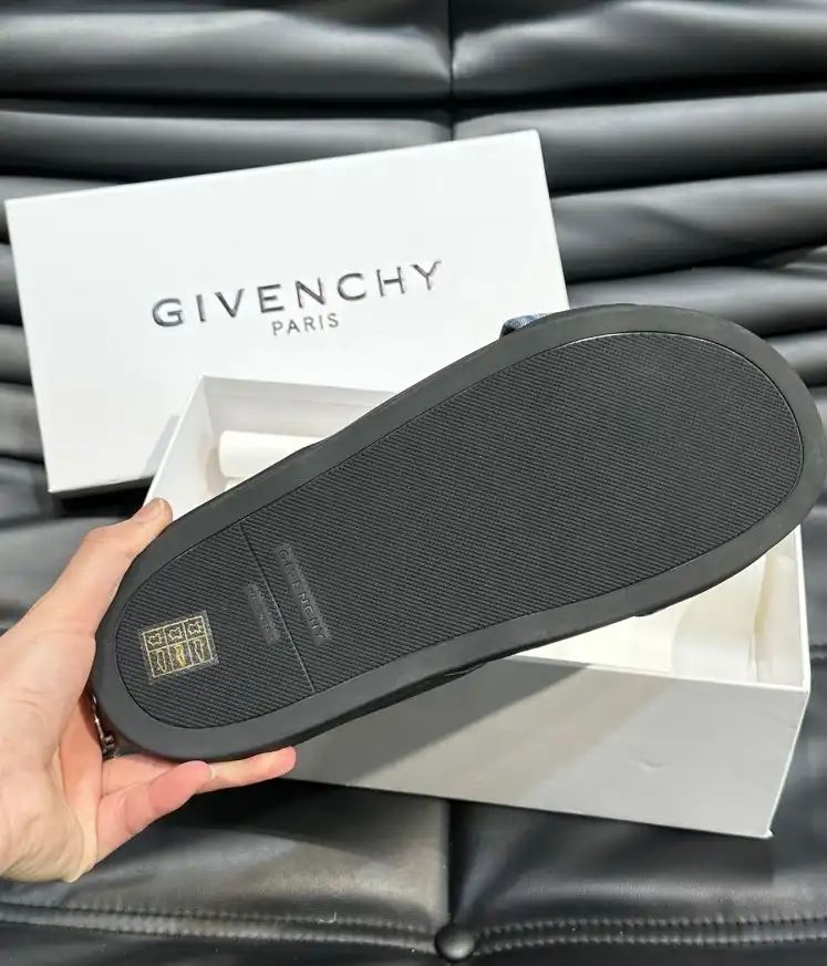 hype Givenchy Slippers