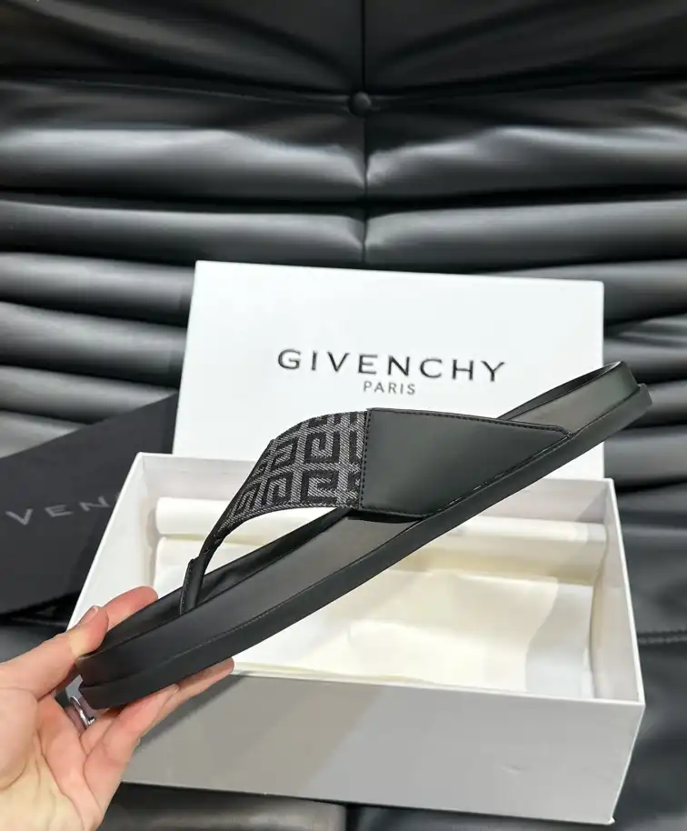 hype Givenchy Slippers