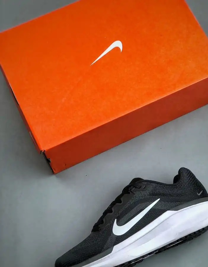 hype Nike Sneakers