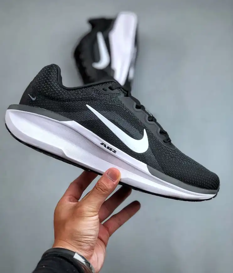 hype Nike Sneakers