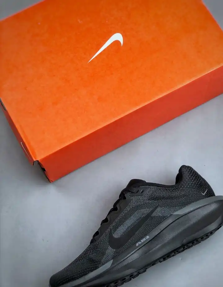 hype Nike Sneakers