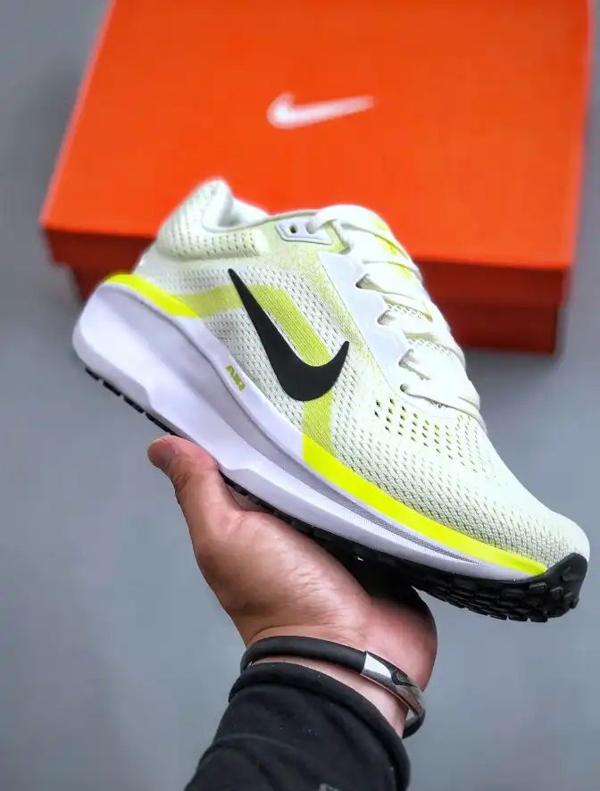 hype Nike Sneakers