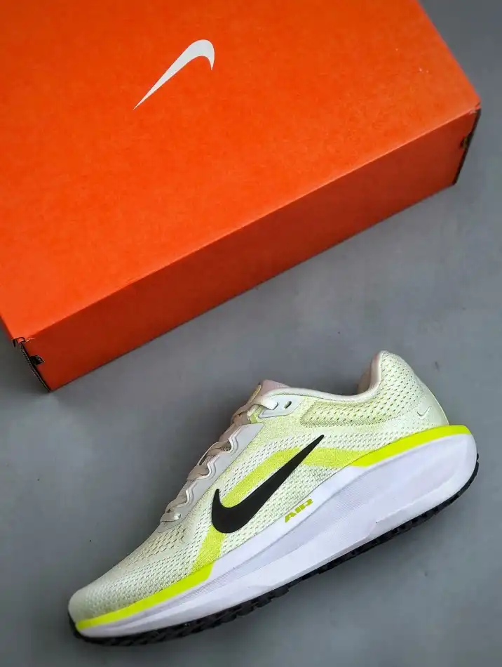 hype Nike Sneakers