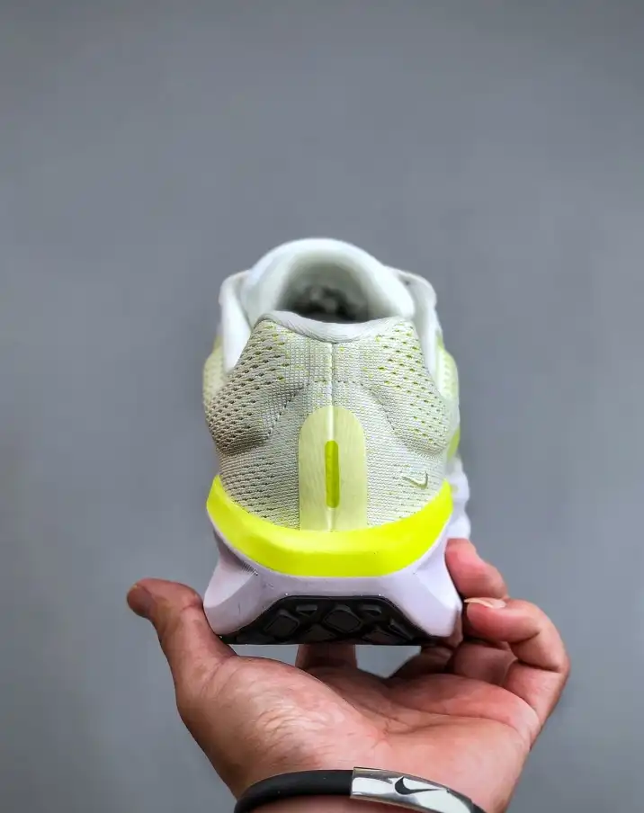 hype Nike Sneakers