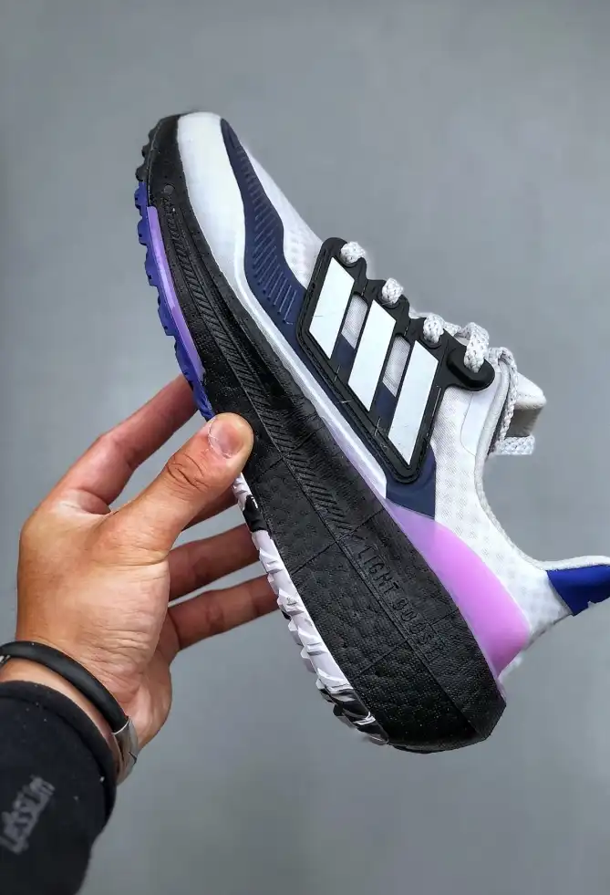 hype Adidas Sneakers