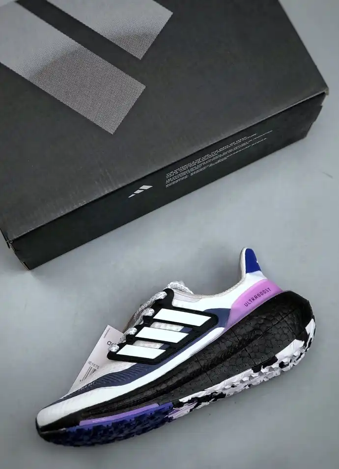 hype Adidas Sneakers