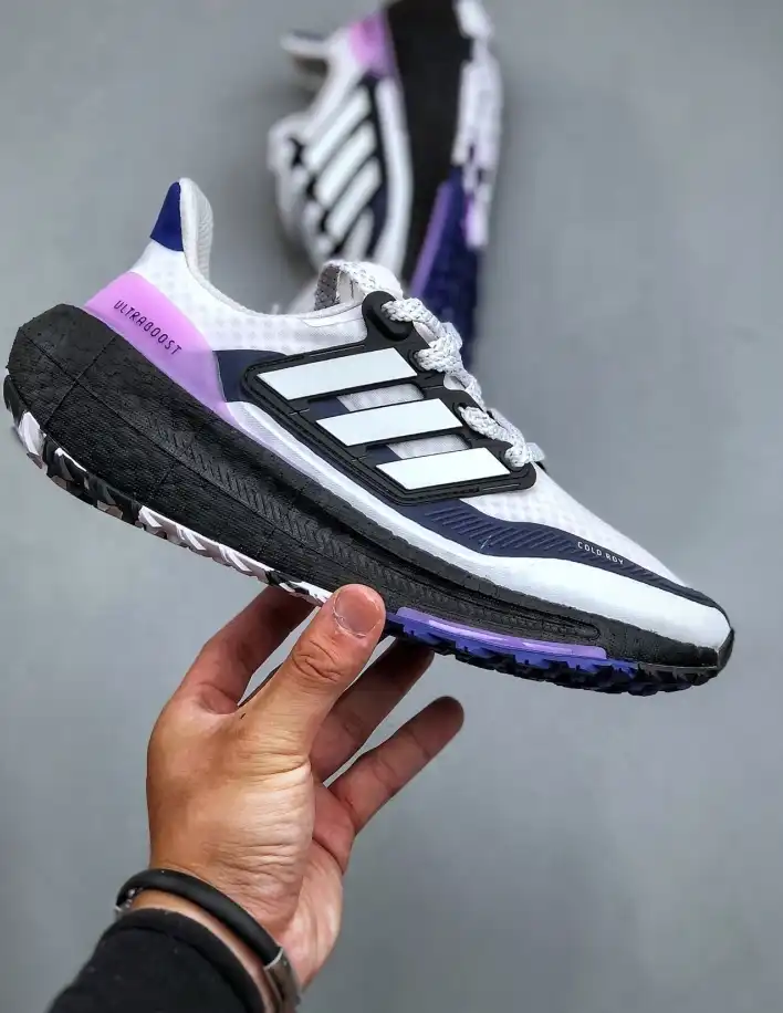 hype Adidas Sneakers