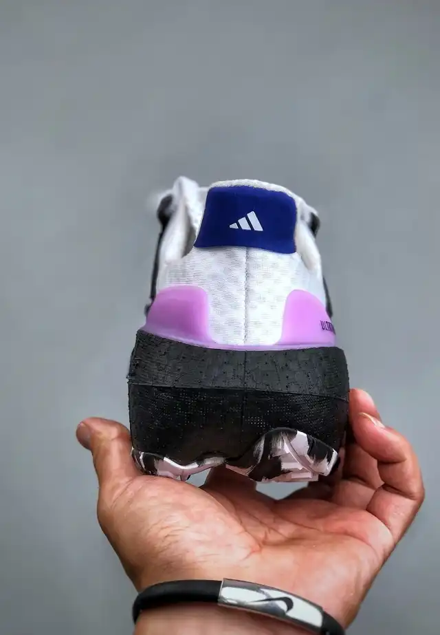 hype Adidas Sneakers