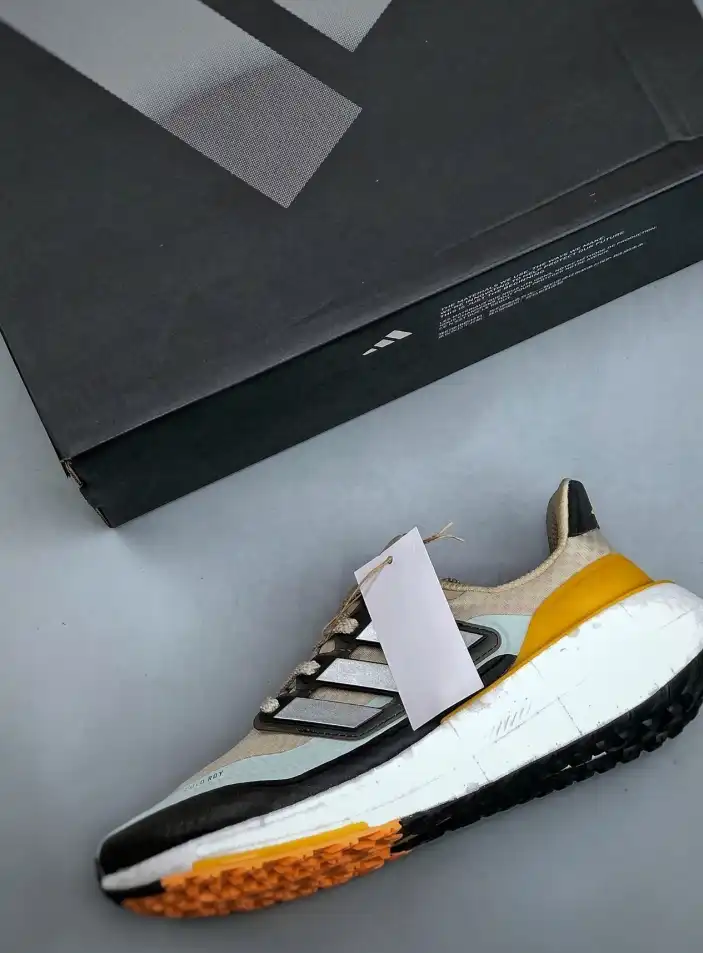 hype Adidas Sneakers