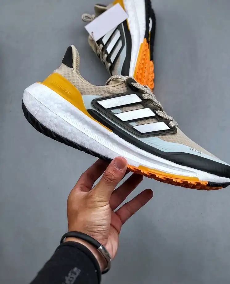 hype Adidas Sneakers