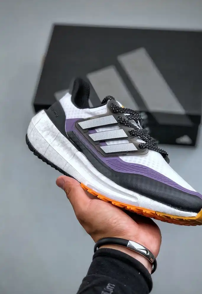 hype Adidas Sneakers