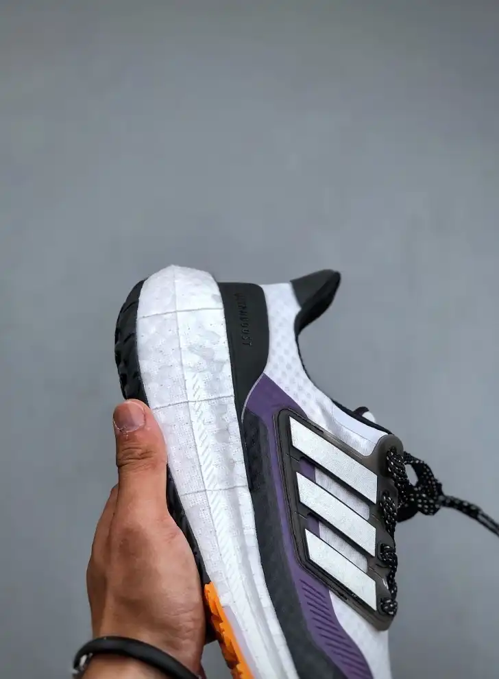 hype Adidas Sneakers