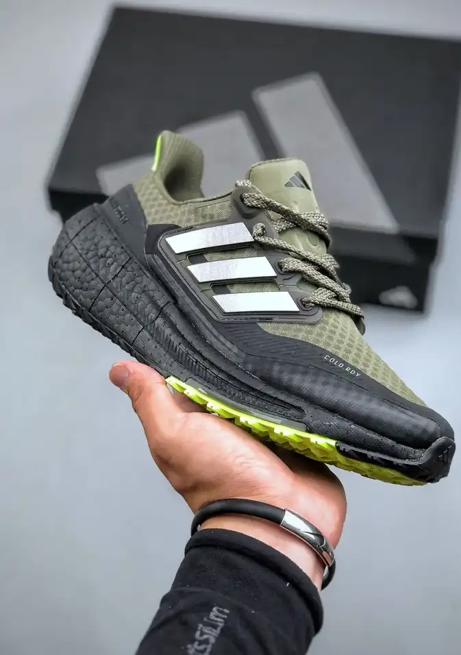 hype Adidas Sneakers