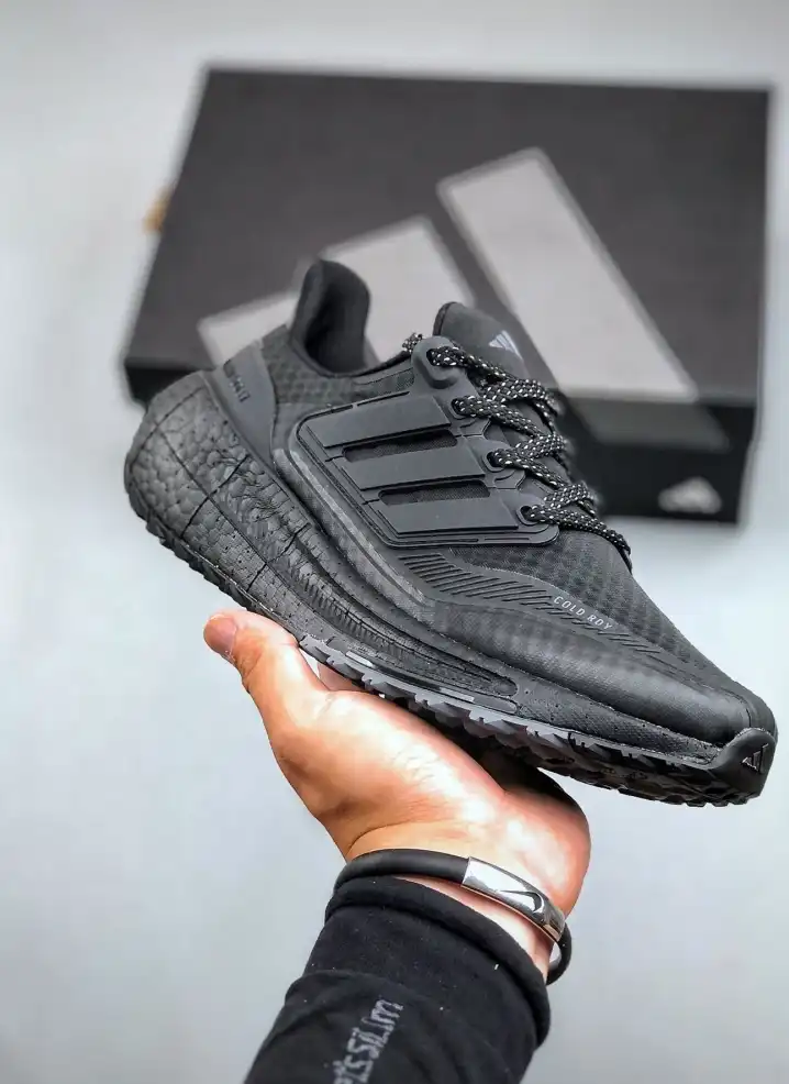 hype Adidas Sneakers