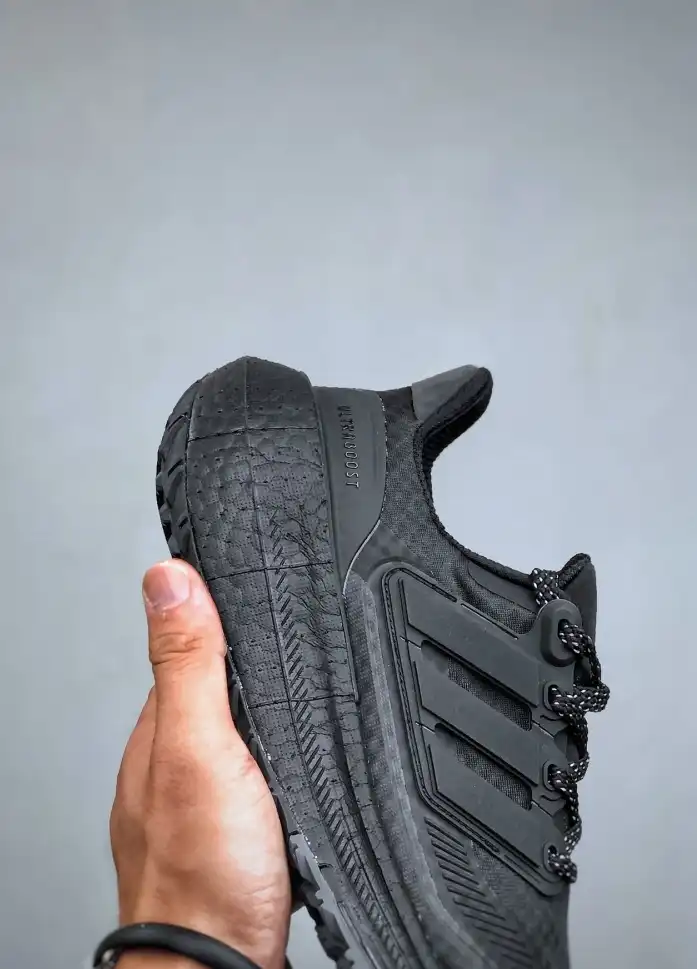 hype Adidas Sneakers