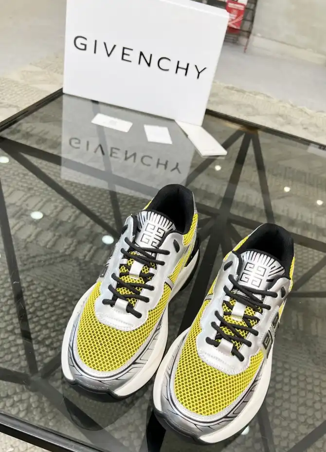 hype Givenchy Sneakers