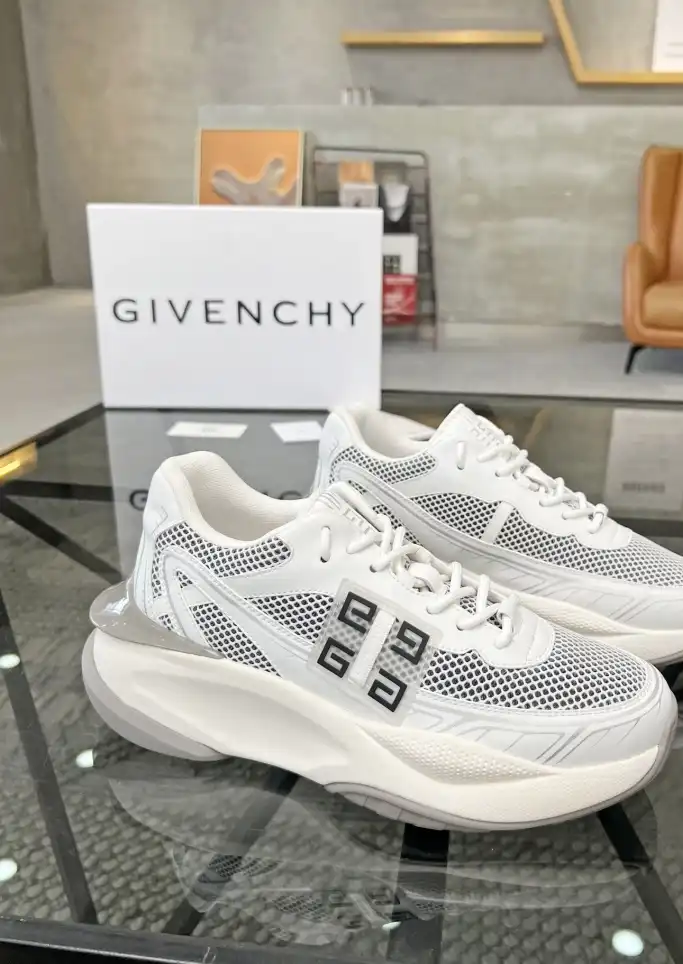 hype Givenchy Sneakers