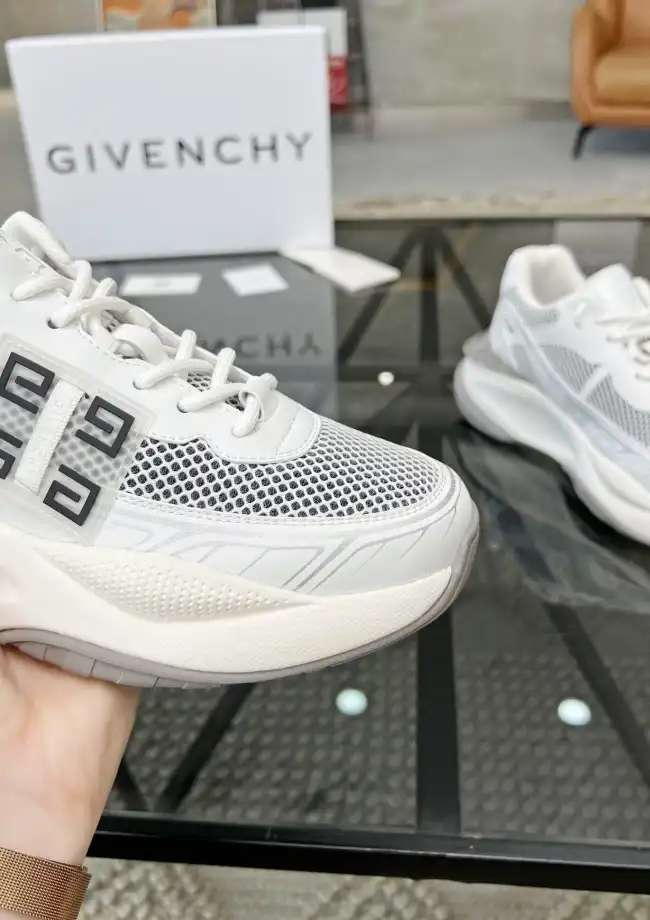 hype Givenchy Sneakers