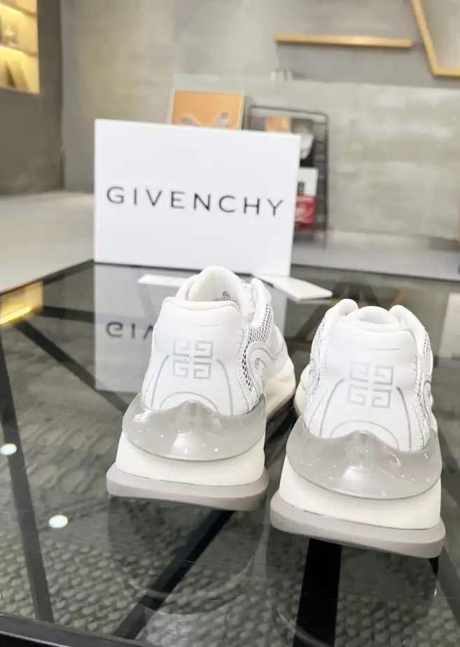 hype Givenchy Sneakers