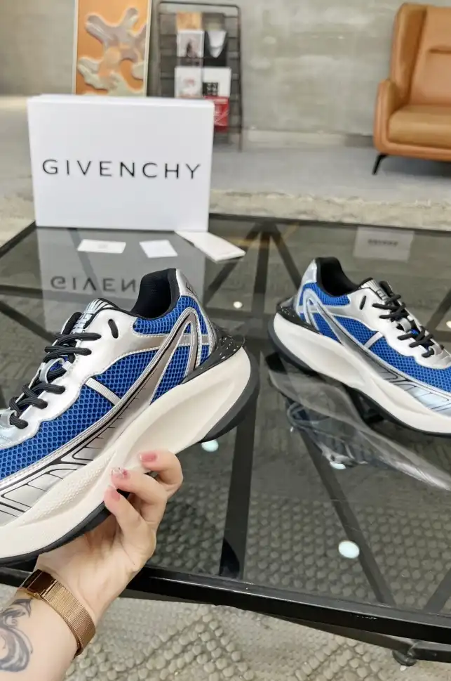 hype Givenchy Sneakers