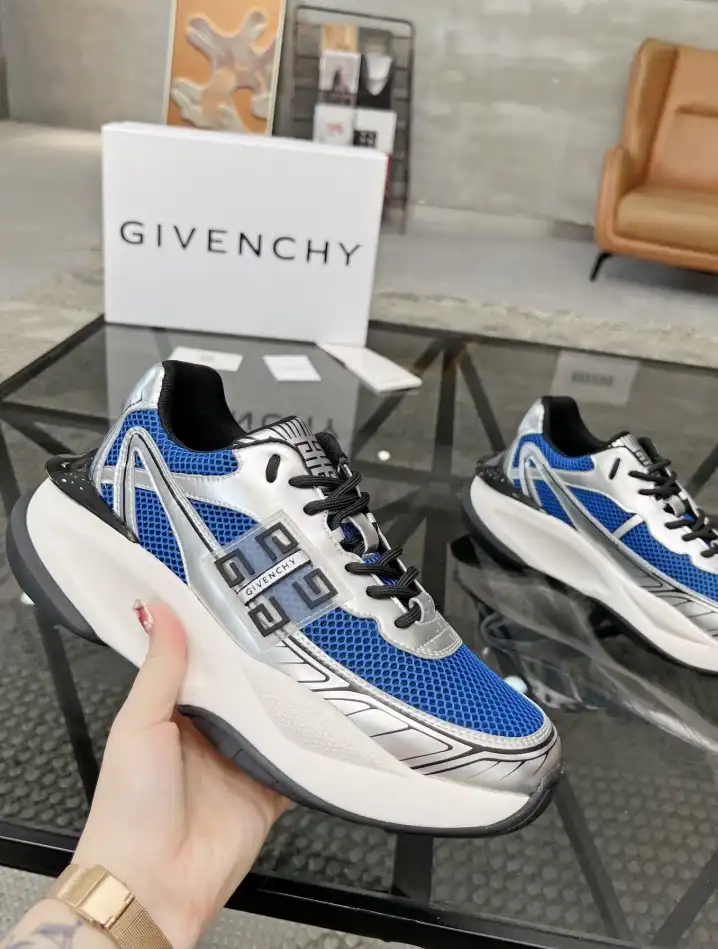 hype Givenchy Sneakers