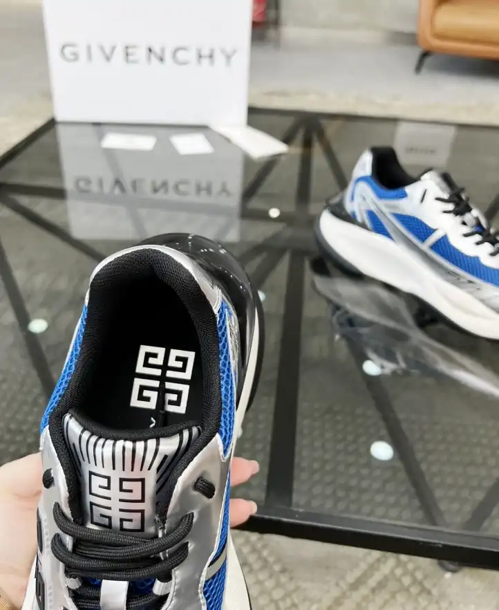 hype Givenchy Sneakers