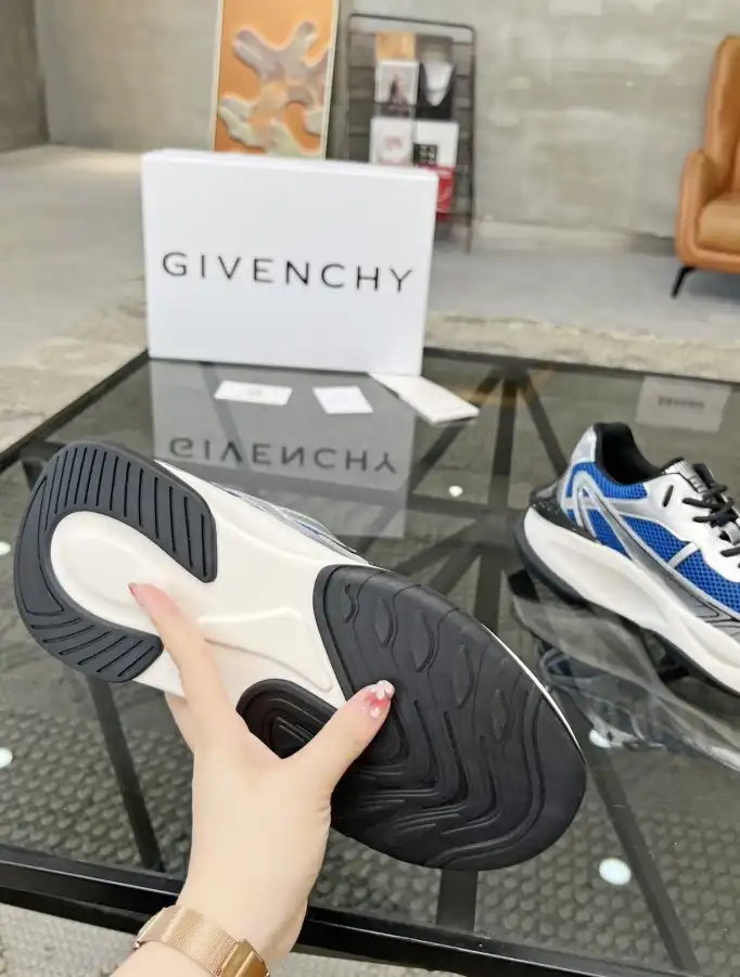 hype Givenchy Sneakers