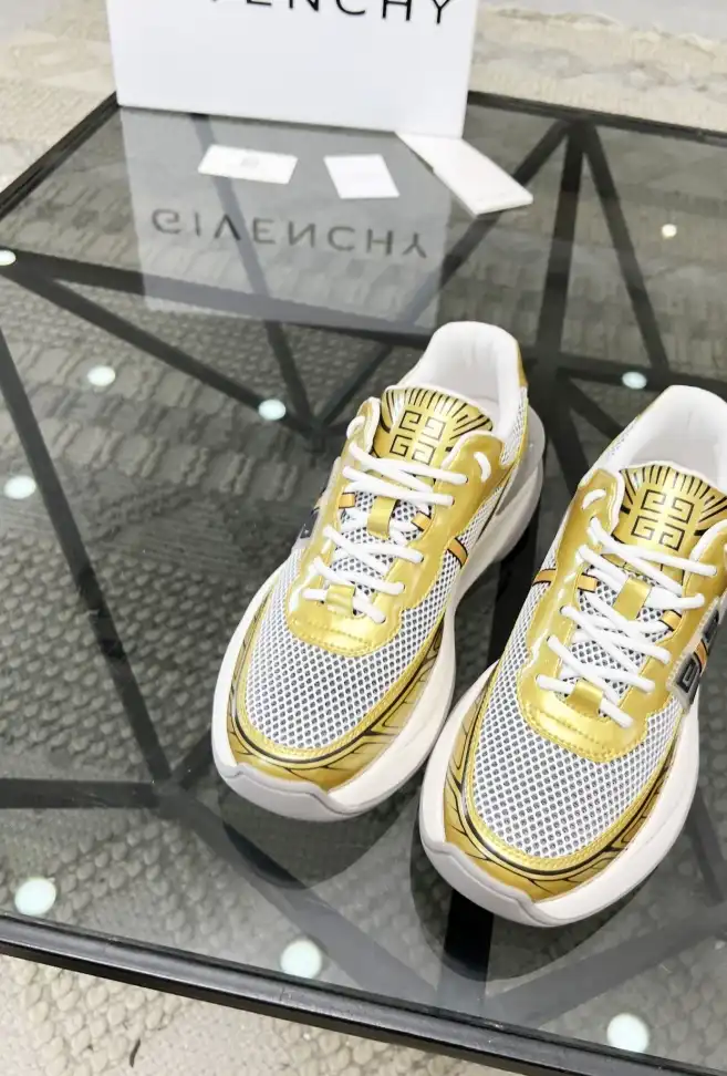 hype Givenchy Sneakers