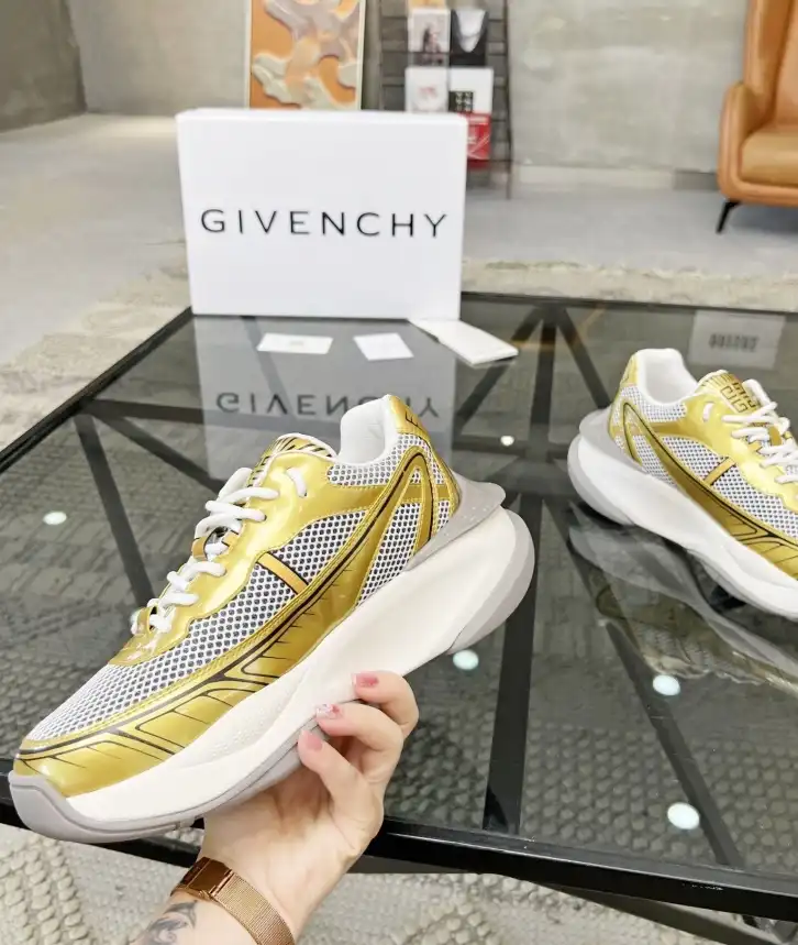 hype Givenchy Sneakers