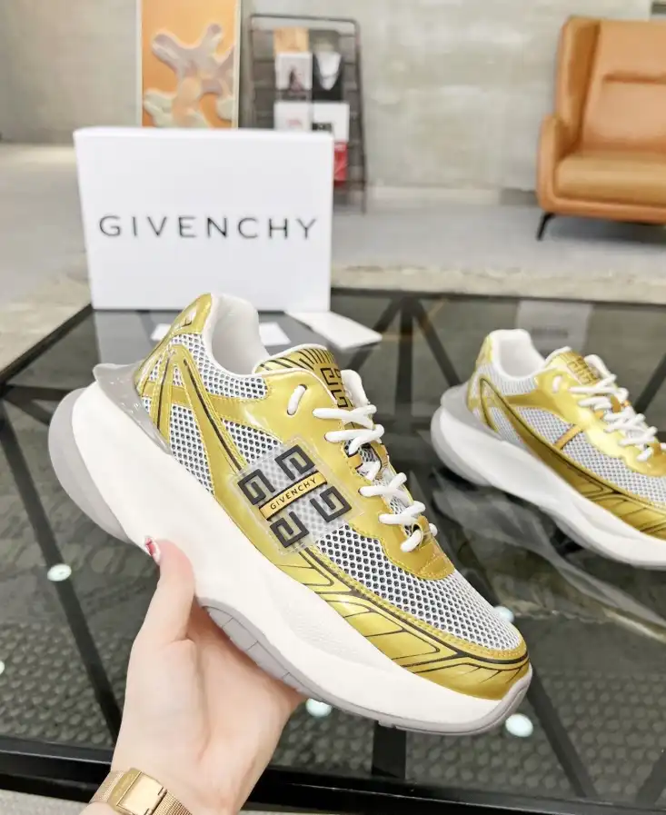 hype Givenchy Sneakers