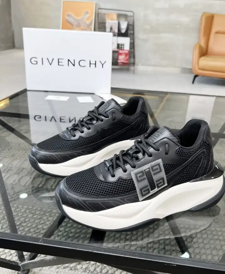 hype Givenchy Sneakers