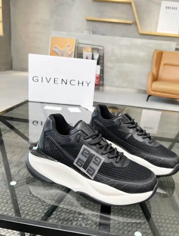 hype Givenchy Sneakers