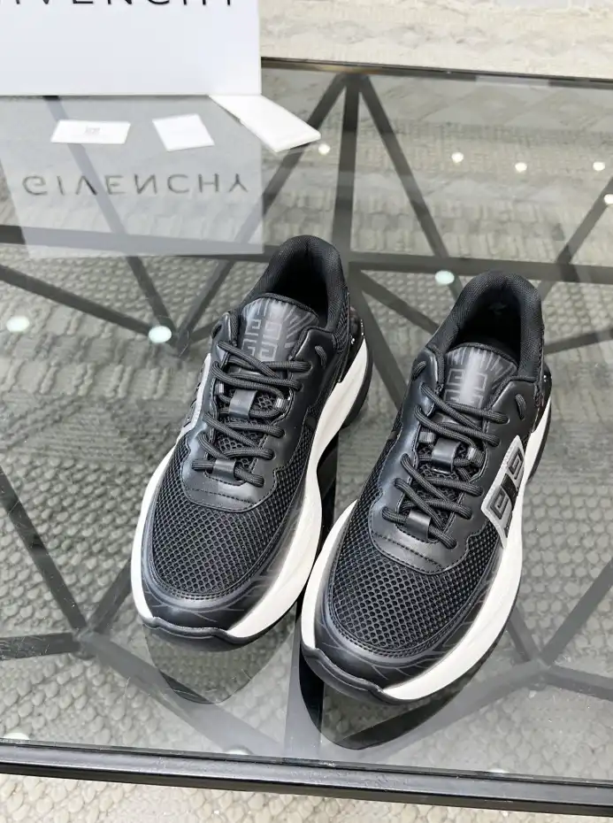 hype Givenchy Sneakers