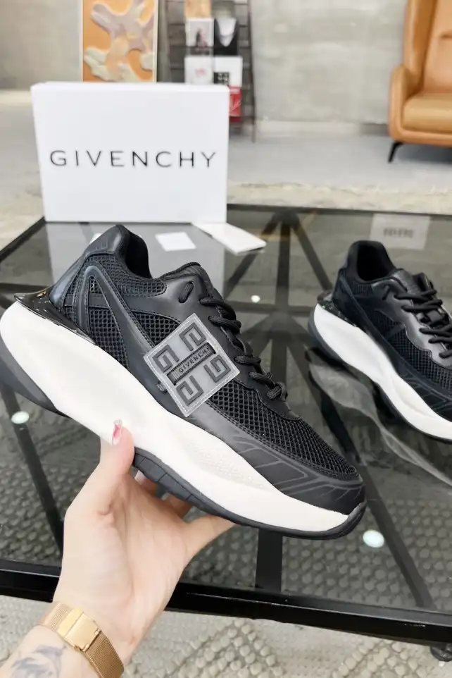 hype Givenchy Sneakers