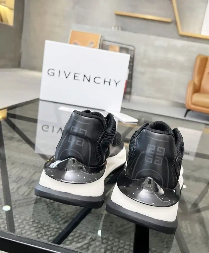 hype Givenchy Sneakers