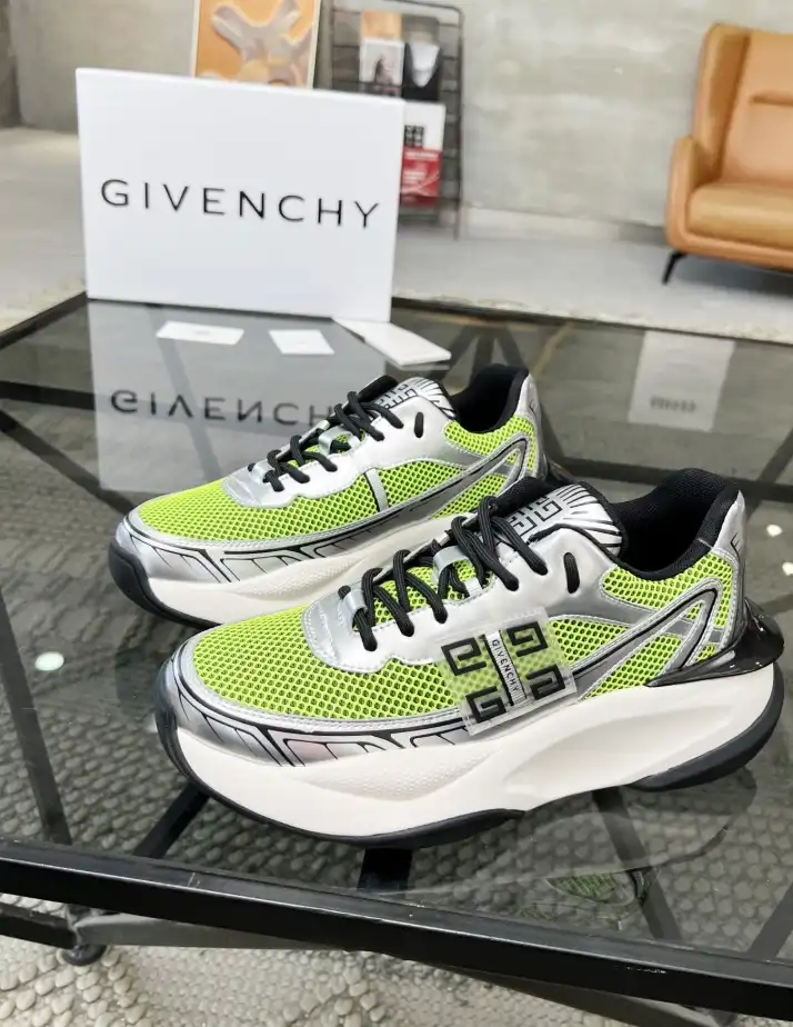 hype Givenchy Sneakers