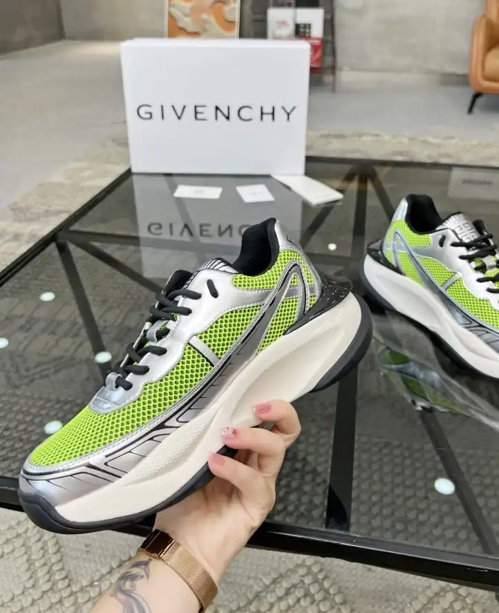 hype Givenchy Sneakers