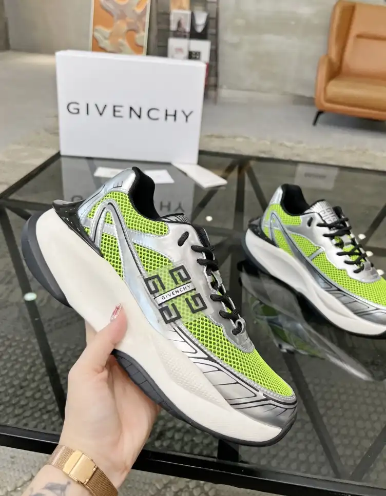 hype Givenchy Sneakers