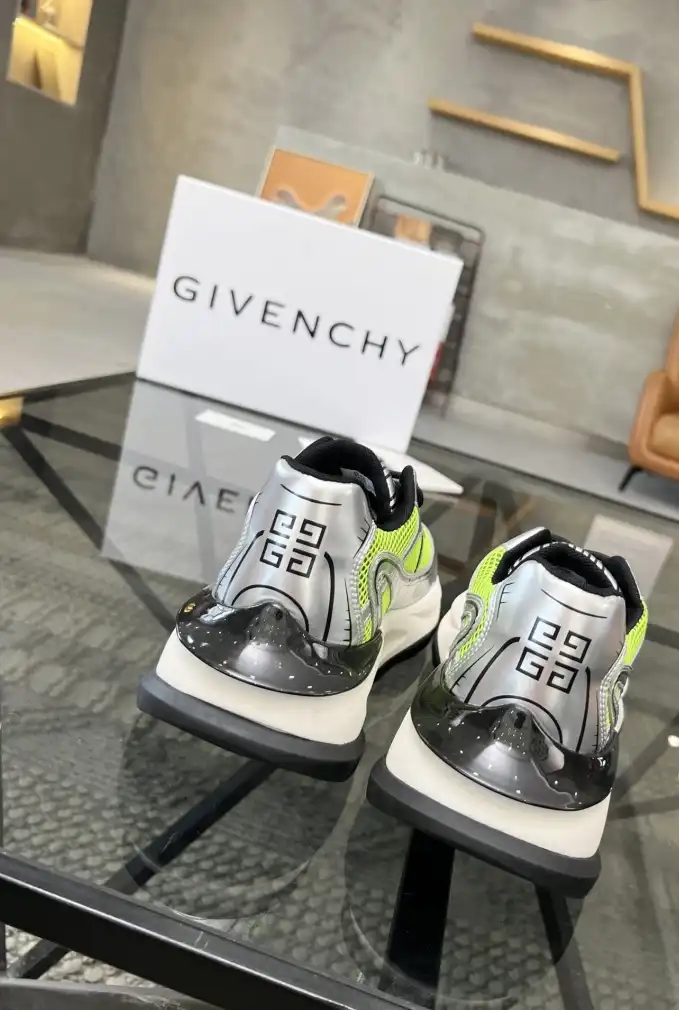 hype Givenchy Sneakers