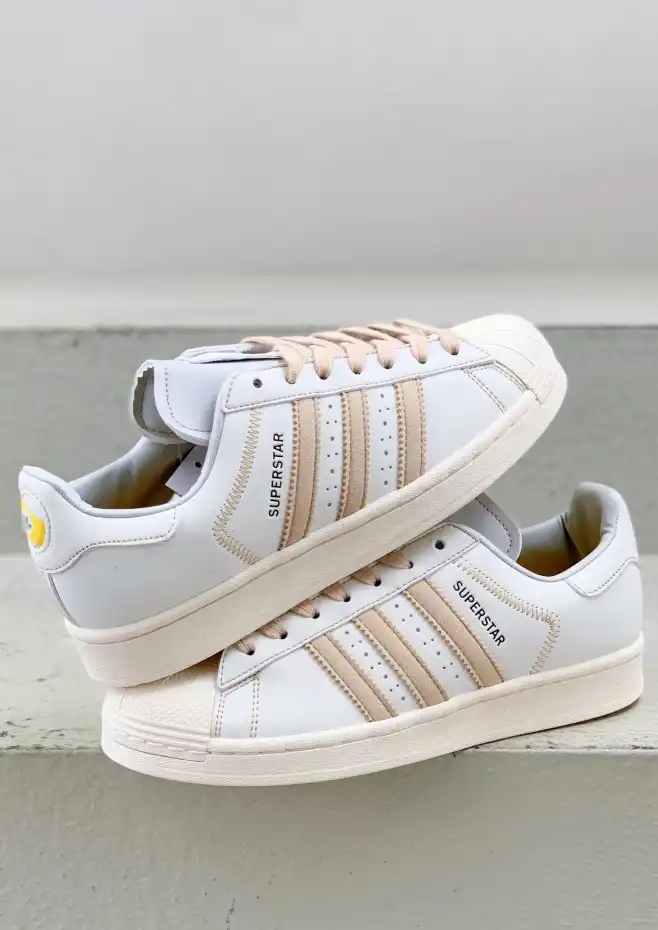 hype Adidas Sneakers