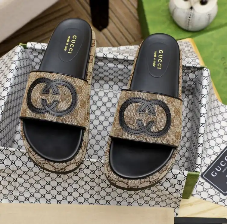 hype Gucci Slippers